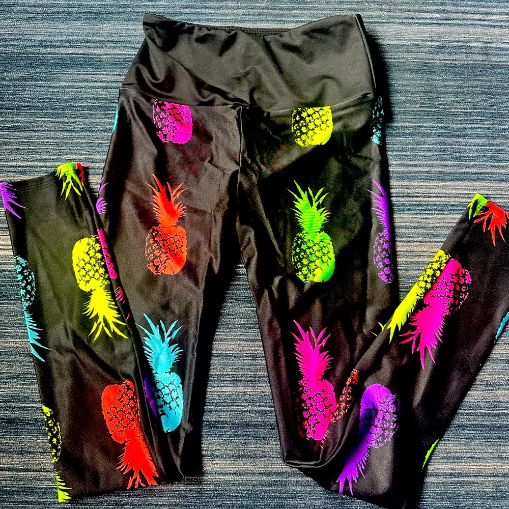 Goldsheep cropped pineapple leggings. Size S. NWOT. Never worn.